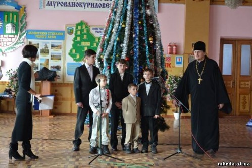 Свято розпочав благочинний Мурованокуриловецького району, протоієрей отець Василій