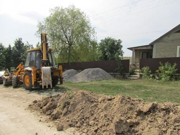Тривають роботи по введенню в експлуатацію водогону у селі Вербовець