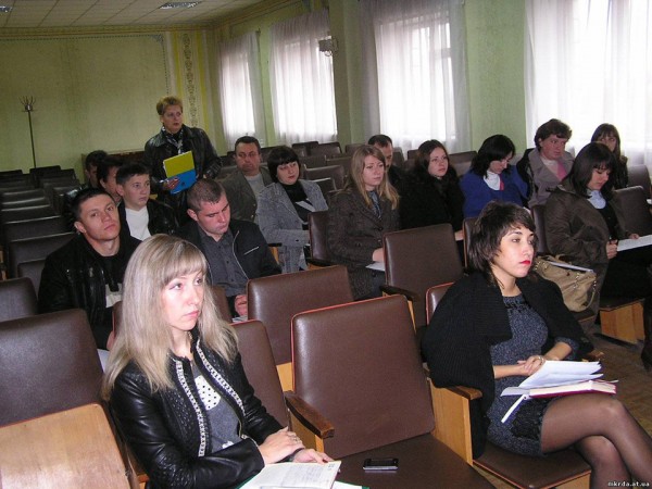 В семінарі прийняли участь фахівці із соціальної роботи районного центру соціальних служб для сім’ї, дітей та молоді, начальники управлінь, відділів, служб райдержадміністрації